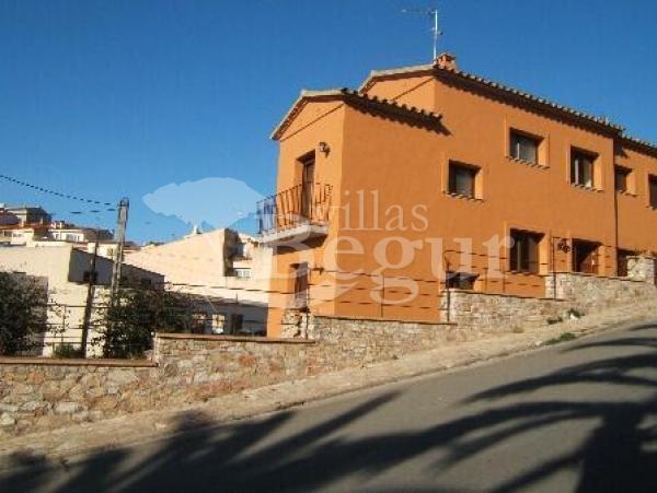 Semi%20detached%20house%20located%20near%20the%20center%20of%20Begur