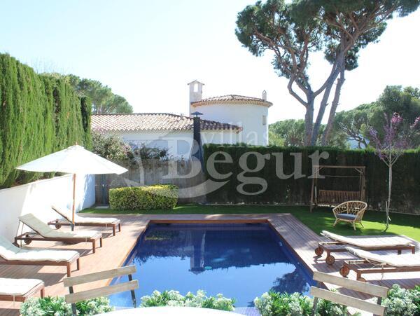 Detached%20house%20with%20private%20pool%20within%20walking%20distance%20of%20Sa%20Riera%20Beach