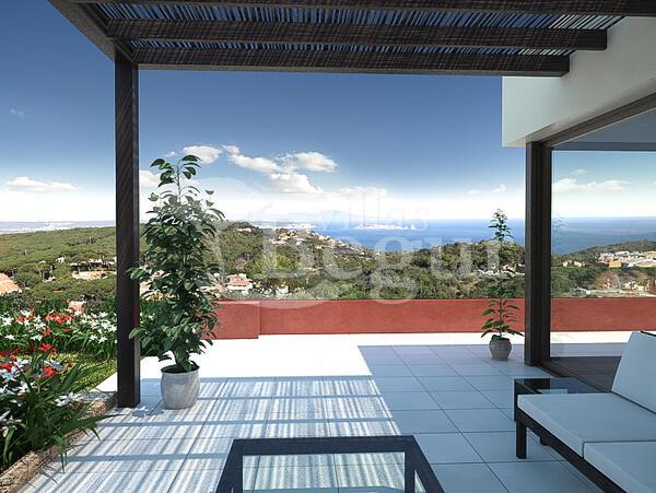 Promotion%20of%203%20exclusive%20Villas%20with%20lovely%20sea%20and%20mountain%20views%20located%20in%20Begur