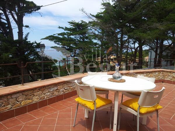 Apartment%20with%20sea%20and%20mountain%20views%20and%20walking%20access%20to%20downtown