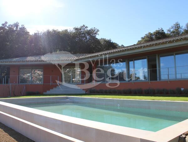 Villa%20with%20pool%20and%20lovely%20sea%20view%20within%20walking%20distance%20of%20Aiguablava%20Beach