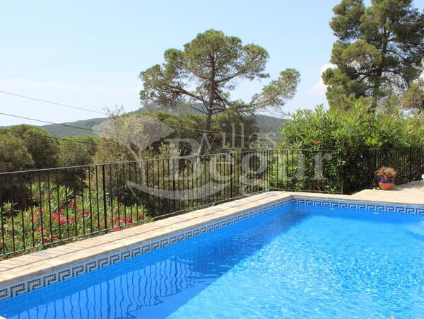 Detached%20house%20with%20private%20pool%20and%20beautiful%20views%20over%20the%20forest