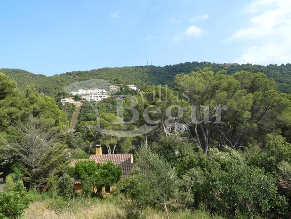 Plot%20with%20beautiful%20mountain%20views%20located%20between%20Begur%20and%20Sa%20Riera%20Beach