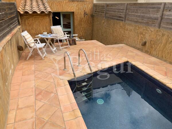 Reformed%20town%20house%20with%20a%20private%20pool%20located%20in%20the%20center%20of%20Begur