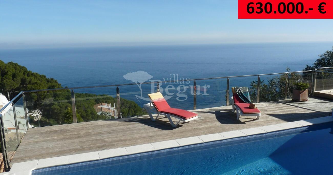 Casa semi-adossada amb espectaculars vistes a la mar i piscina privada